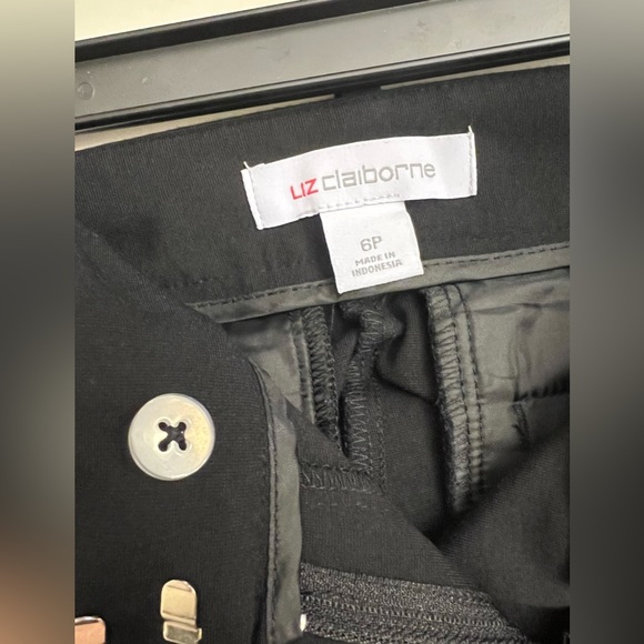 Liz Claiborne Black Cropped Dress Pants Size 6 Petite - 6P - Picture 5 of 8